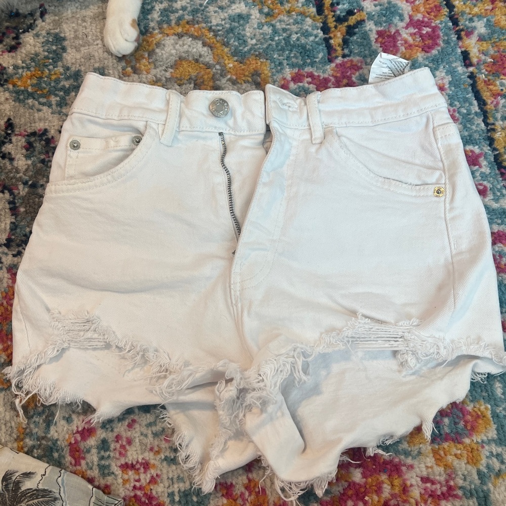 ZARA white jean shorts size 0
